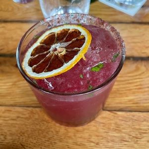 Meet your Posher, Cleo